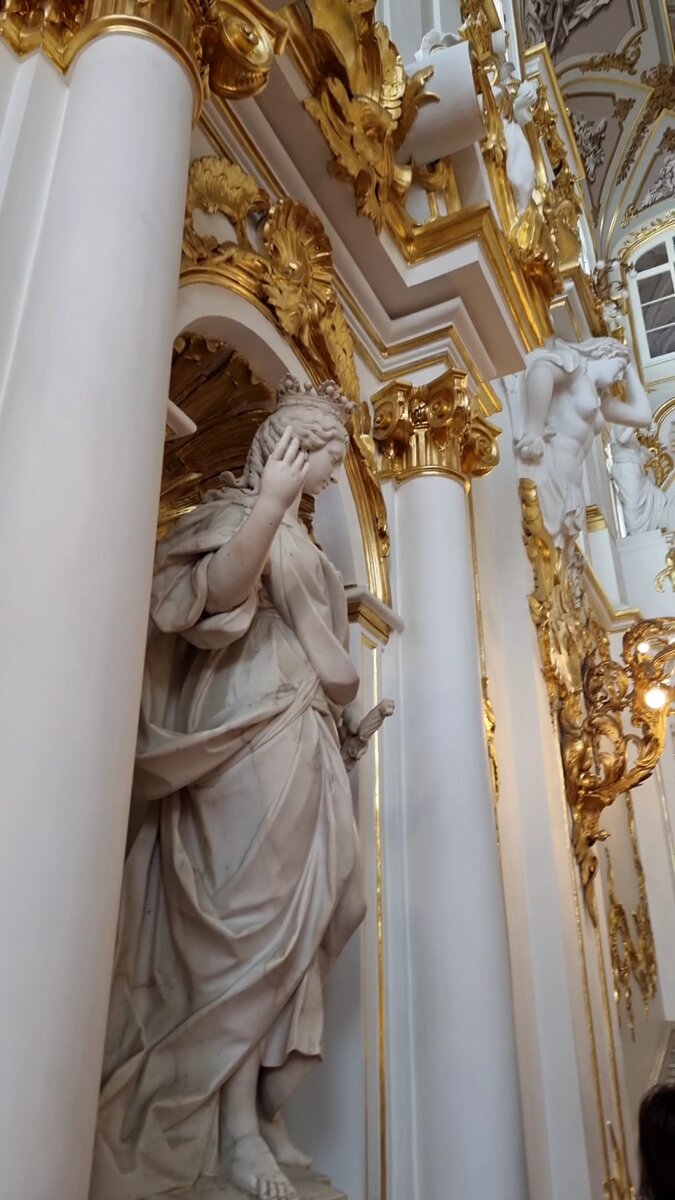 Скульптура на Иорданской лестнице(фото из личного архива)