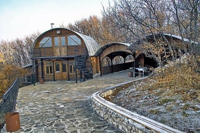 Вход в пещеру Эмине-Баир-Хосар (Мамонтовая)
