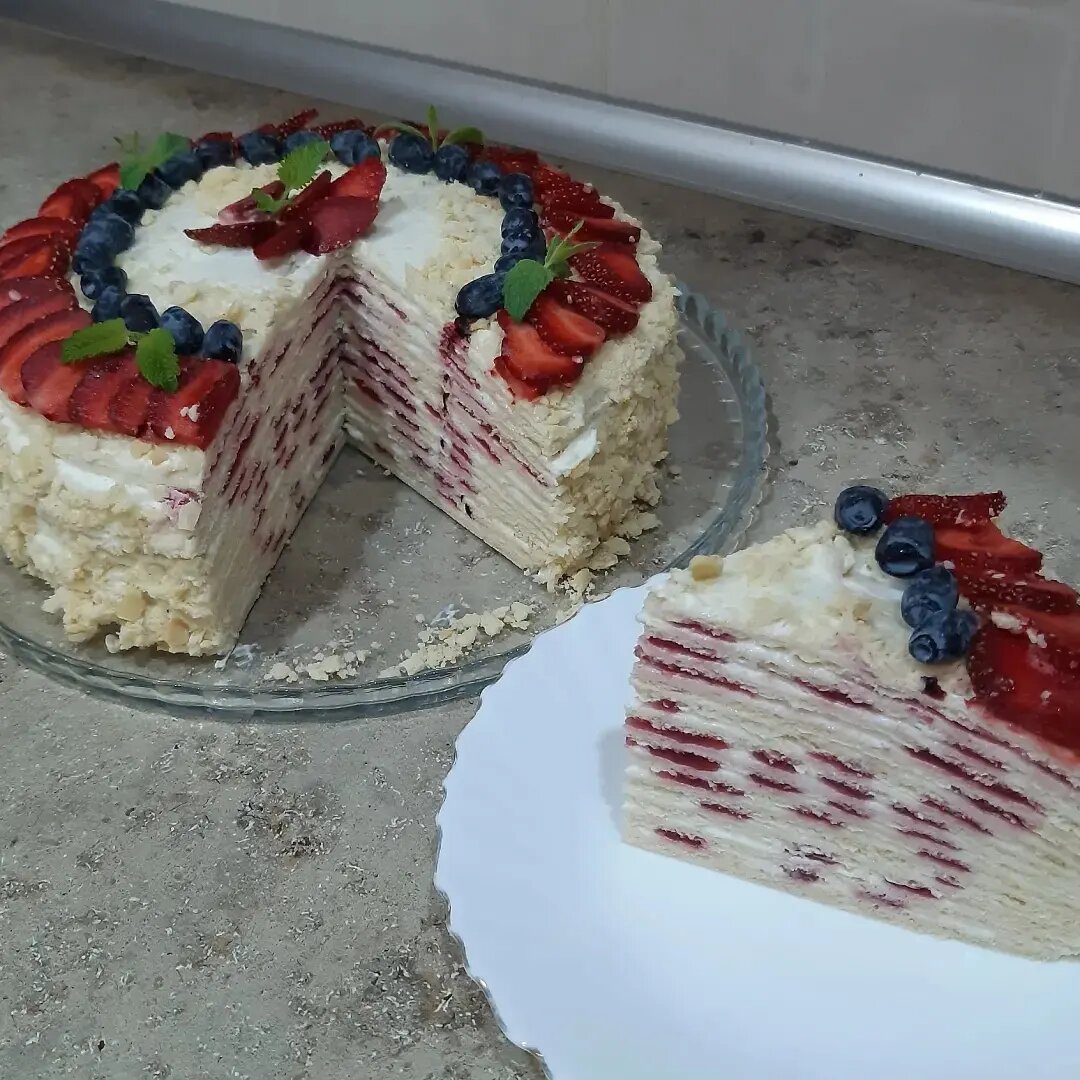 Тортик получается вкусный, ароматный и довольно большой 😉👍
