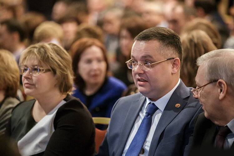    Рекомендованный ВККС на пост председателя РБ Шайдуллин родом из Буинска. К своим 46 годам у него довольно внушительная биография Фото: «БИЗНЕС Online»