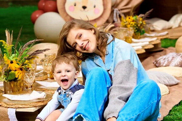 «Лев был изумлён!» - как прошёл День Рождения сына Лизы Арзамасовой и Ильи Авербуха в 2023 году - редкие ФОТО на даче с детского праздника