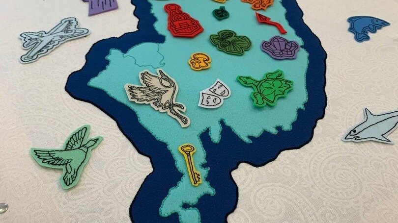     Десятки мастериц народного творчества практически всех округов и районов Приморского края вышивают карты родного региона. И у каждой карта Приморья получается своя, особенная.