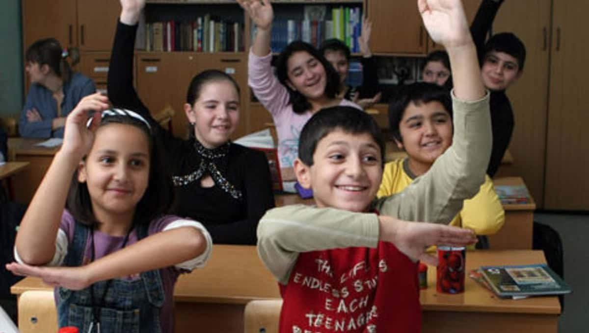 Дети мигранты. Изучение русского языка для мигрантов. Изучение русского языка. Мигранты дети школа россия. Дети мигранты.