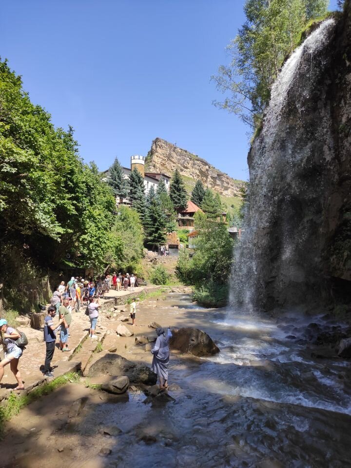 Турбаза медовые водопады в Кисловодске