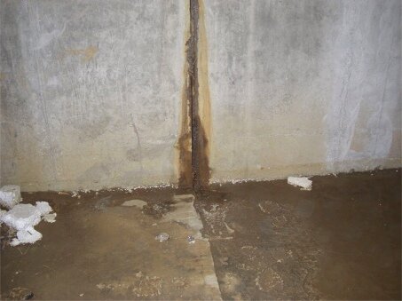 Рисунок 4 – Течи через швы бетонирования.