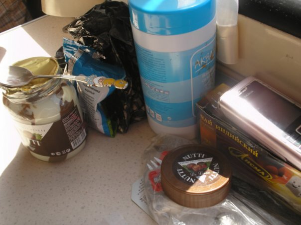 Привычные виды в вагоне поезда...