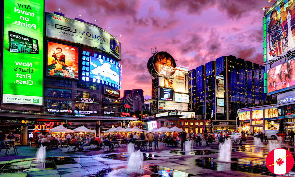 Yonge-Dundas Square, Торонто