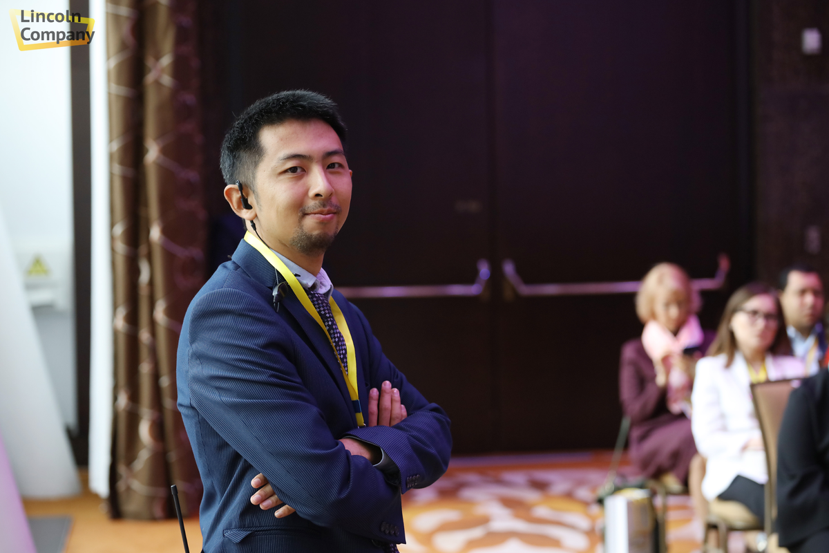 Директор Сергей Сек