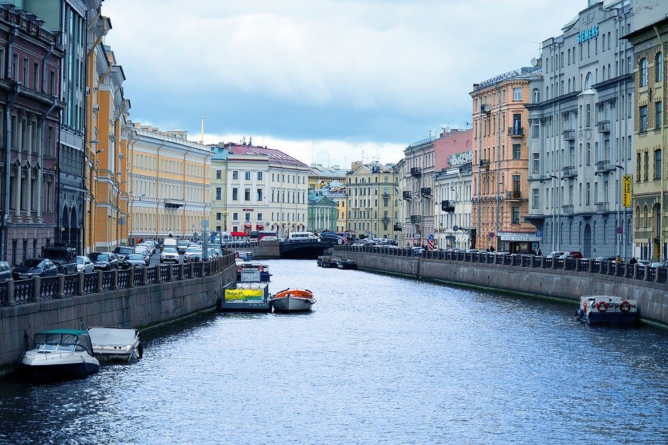 pixabay.com/photos/saint-petersburg-peter-st-petersburg-2547440/