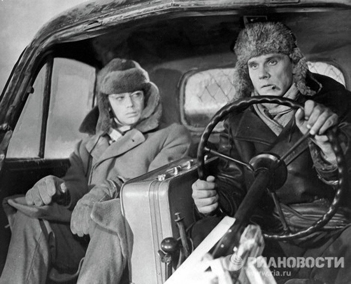 
Съемках художественного фильма «Порожний рейс» режиссера Владимира Венгерова, 1963 год.
