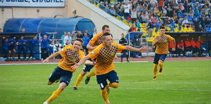 Фото с игры ФК Луч, источник - sportsdaily.ru