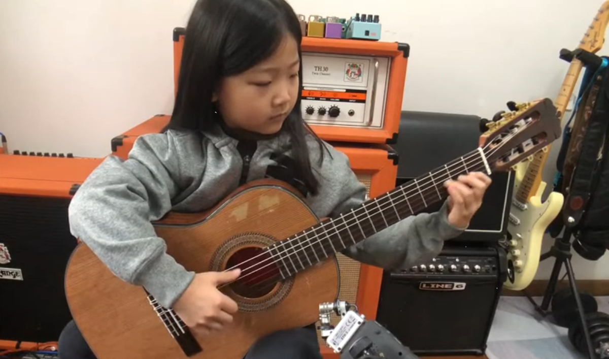 Скрин YouTube, с канала Wang Guitarist