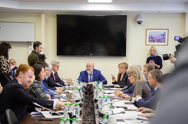 Заседание Комитета Госдумы по государственному строительству и законодательству с участием Эллы Памфиловой. Источник: http://www.cikrf.ru 