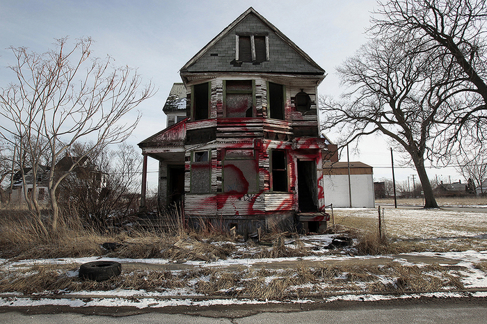Брошенный дом в Детройте.