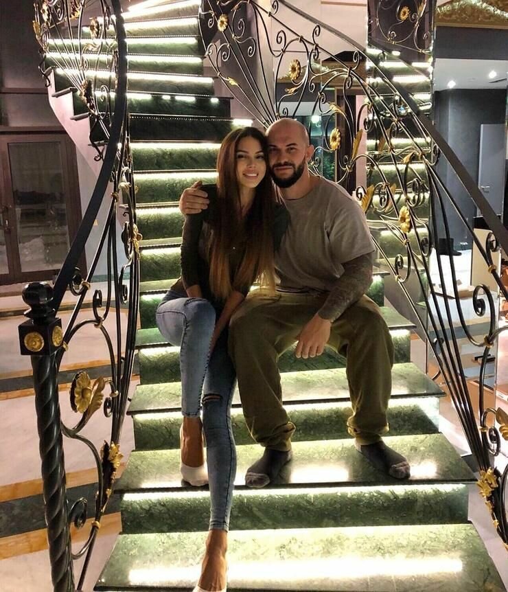 Джиган и Оксана Самойлова продают свой шикарный дом и разводятся |  РАЗМЫШЛЕНИЯ | Дзен