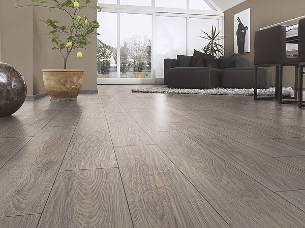 Ламинат имитирующий покрытие пола из натурального дерева