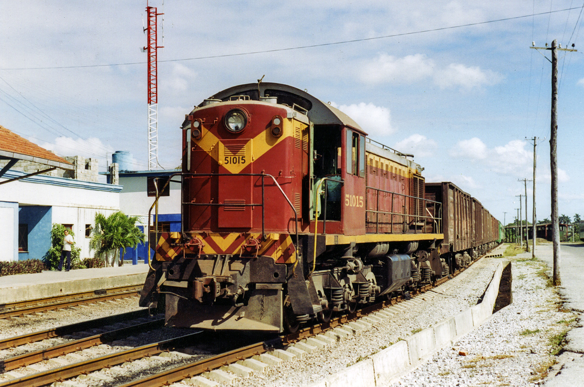 ТЭМ4 на Кубе ( фото с trainpix.org )