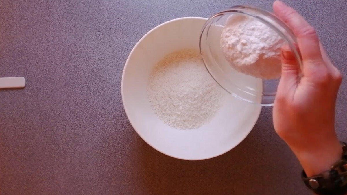 Кокосовая стружка и сахарная пудра