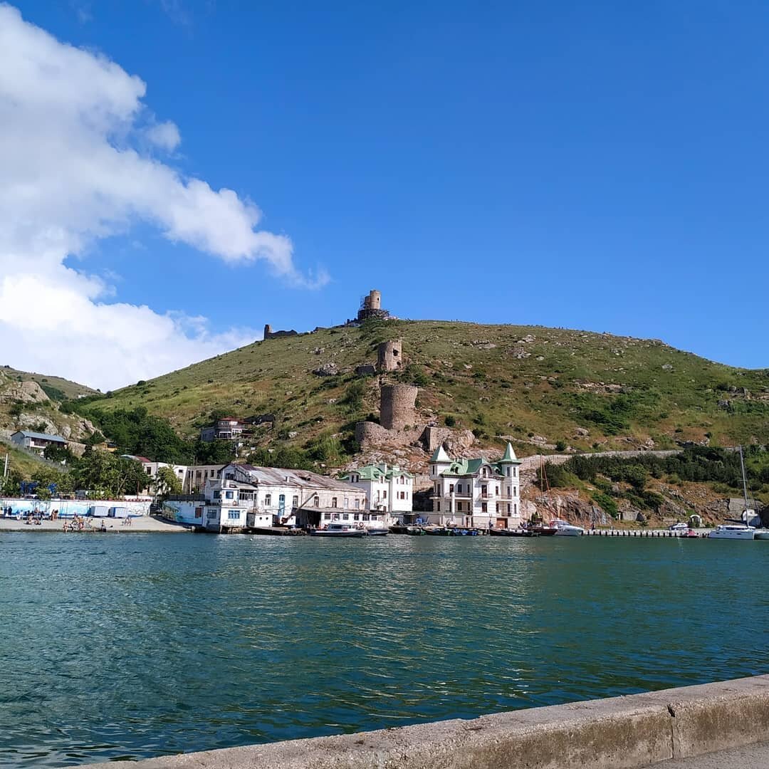 Крепость "Чембало".