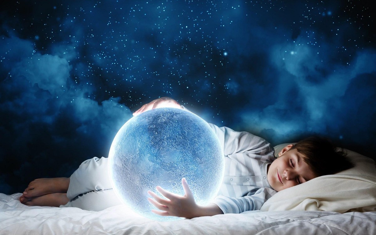 Сны это целый мир, который нам обычным людям, наверное никогда не познать.