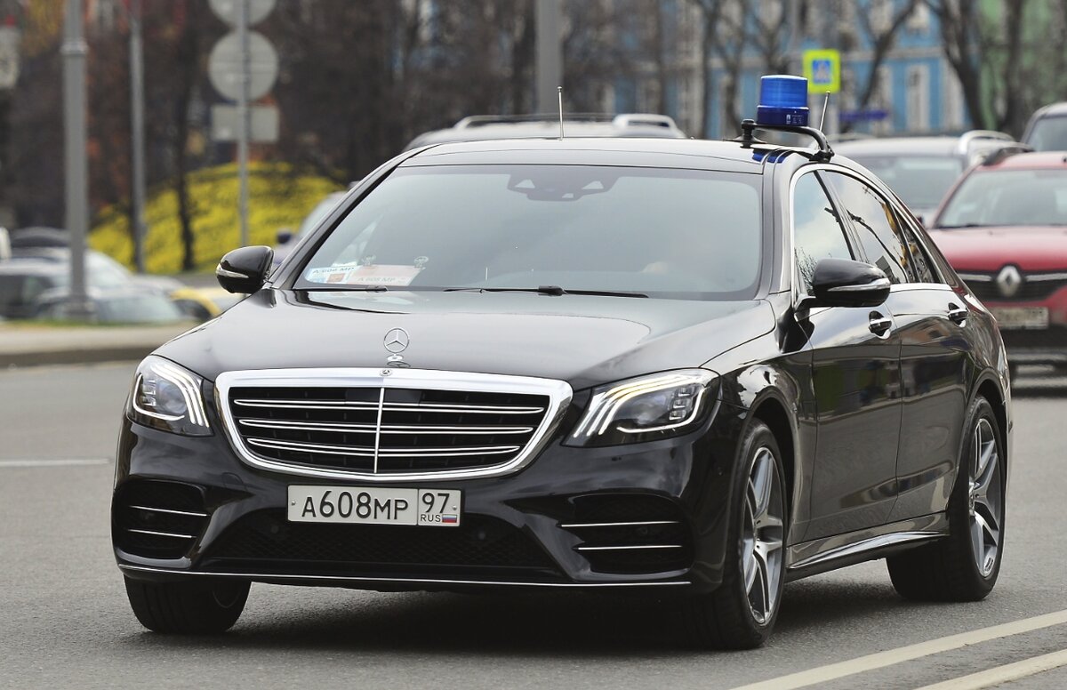 Традиционное авто с номерами серии АМР 97 