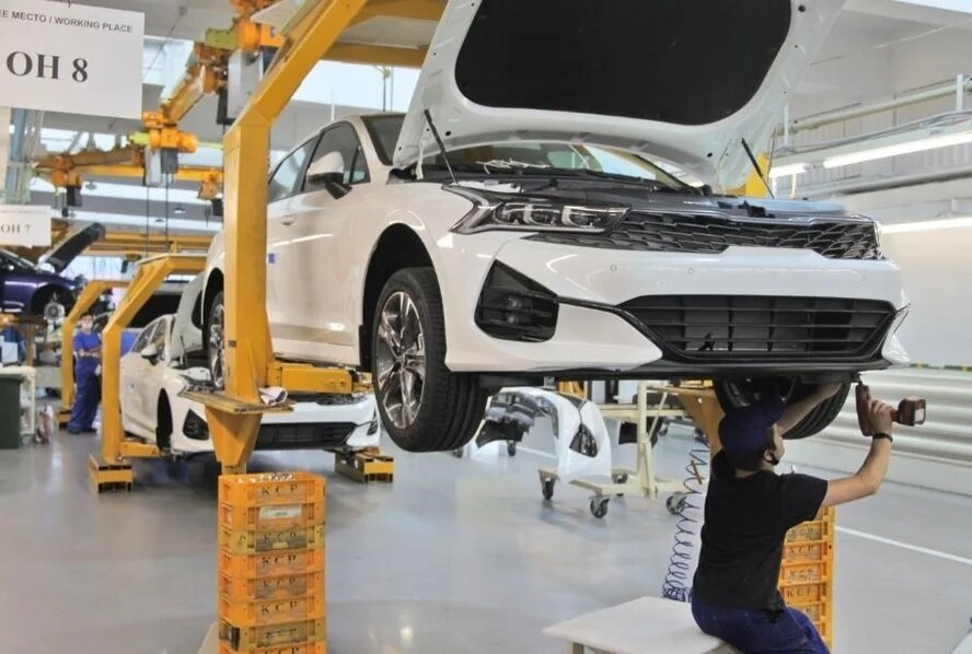 Сборка седанов Kia K5 на Автоторе