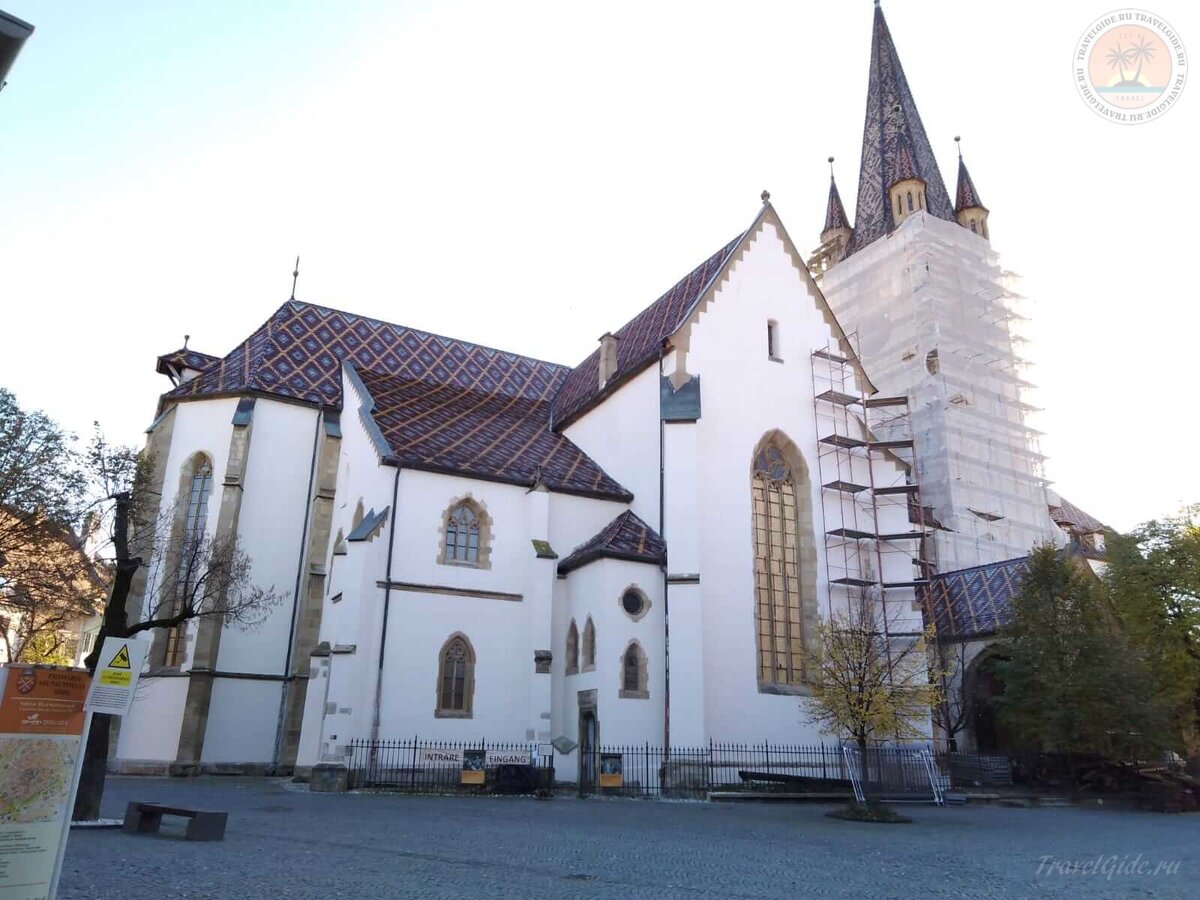 Собор Святой Марии в Сибиу © Travelgide.ru