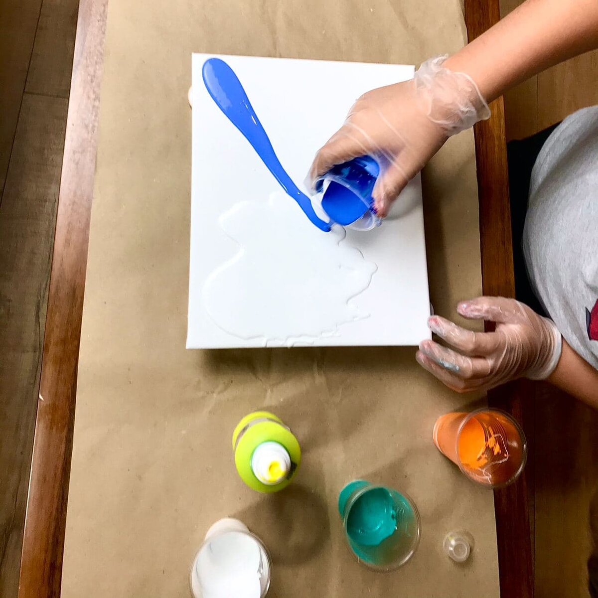 картина жидким акрилом