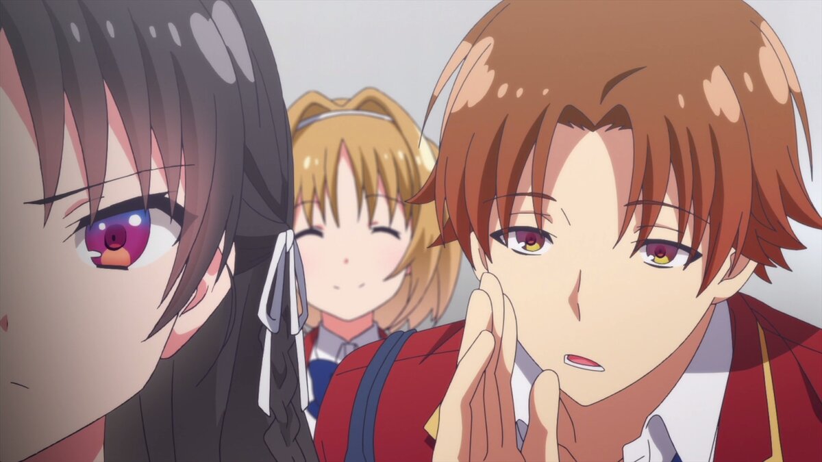 чел справа главный герой 