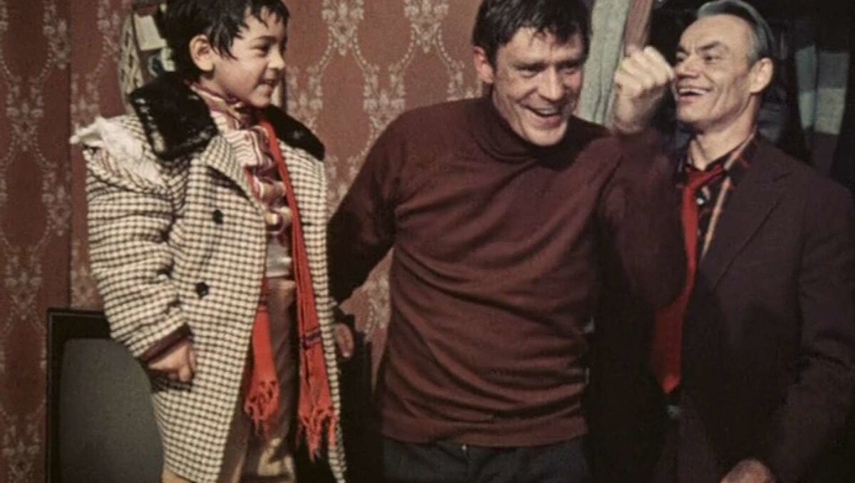 Очень люблю обсуждать фильмы, особенно советские, наполненные глубоким смыслом и душой.
К сожалению, сейчас такие #фильмы  почти не снимают. Даже слово "почти" можно не применять в данном случае.-6