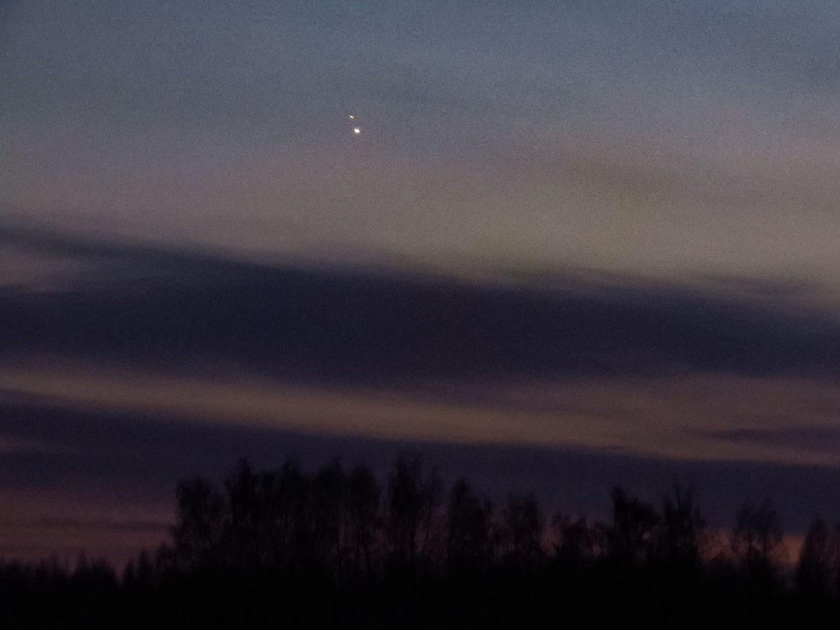 Юпитер и Сатурн накануне соединения. (Ильсур Абдуллин, село Азево, Татарстан)