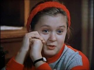 Анечка Михалкова мила и непосредственна. Кадр из фильма "Анна: от 6 до 18"