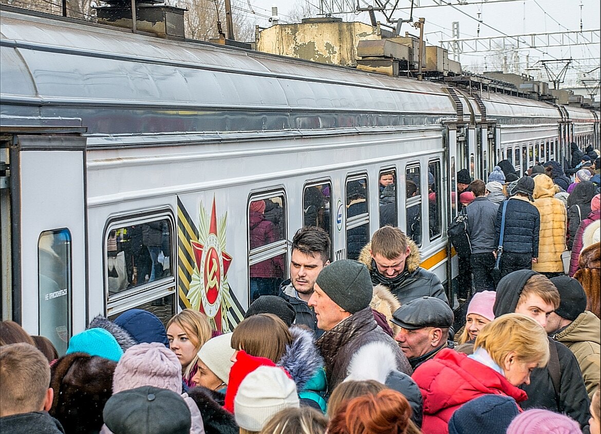 Красивые девушки в электричке фото