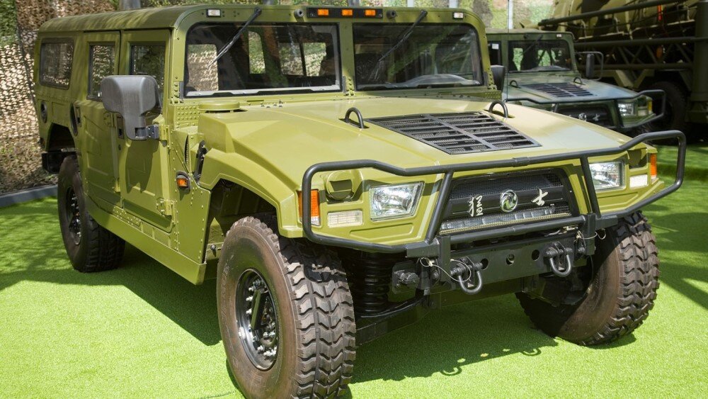 Современный Dongfeng EQ2040 Brave Soldier