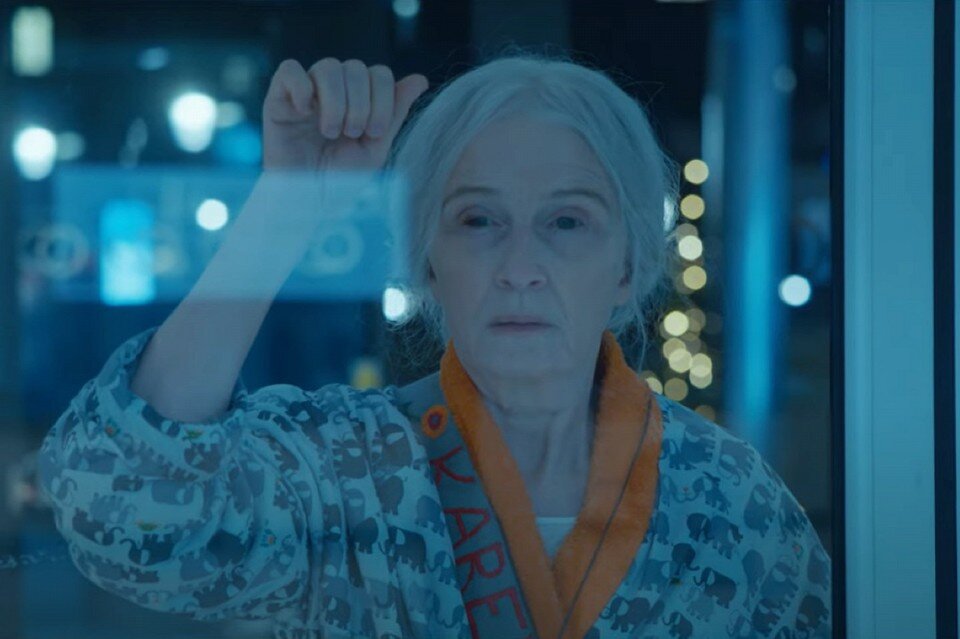     Фон Триер решил вернуться к этому проекту вместе с теми, кто снимался у него 30 лет назад. Фото: кадр из фильма «Королевство»