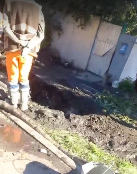    Яма у калитки саратовца