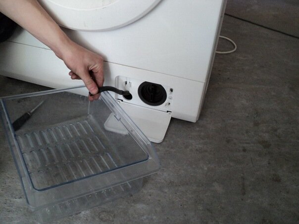 Hoy en día, una lavadora es lo más necesario porque simplifica enormemente la vida de toda ama de casa. Hasta hace poco nuestras abuelas lavaban todo a mano.-4