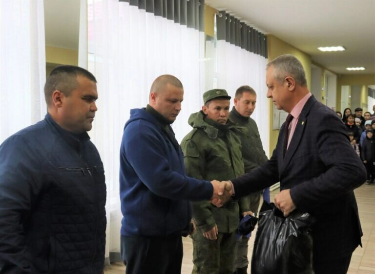    В Красногвардейском районе проводили мобилизованных мужчин в учебный центр Белов Михаил Александрович