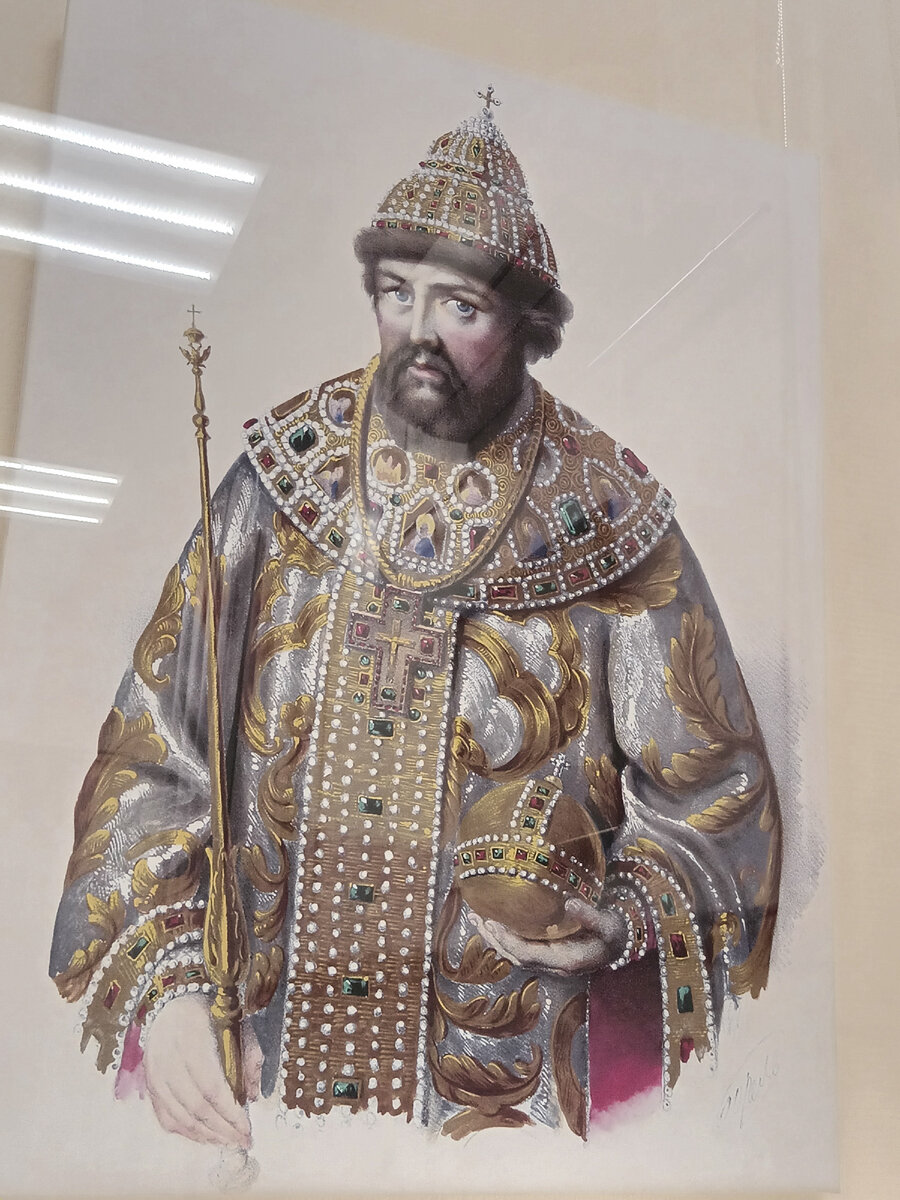 Пышностью убранства одеяние русских царей походило на парадные одежды византийских базилевсов. А на голове носили царский убор - шапку Мономаха, которая по легенде являлась даром императора Константина Мономаха