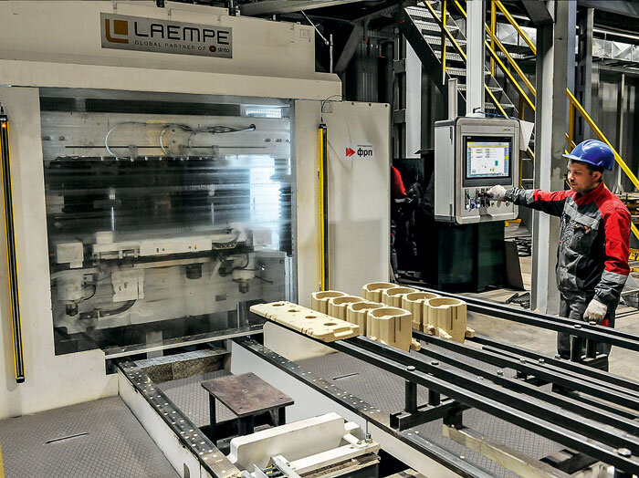 Стержни для блоков цилиндров изготавливают на стержневом аппарате. Геометрия стержня – зер­каль­ное ото­бра­же­ние нужной час­ти от­лив­ки