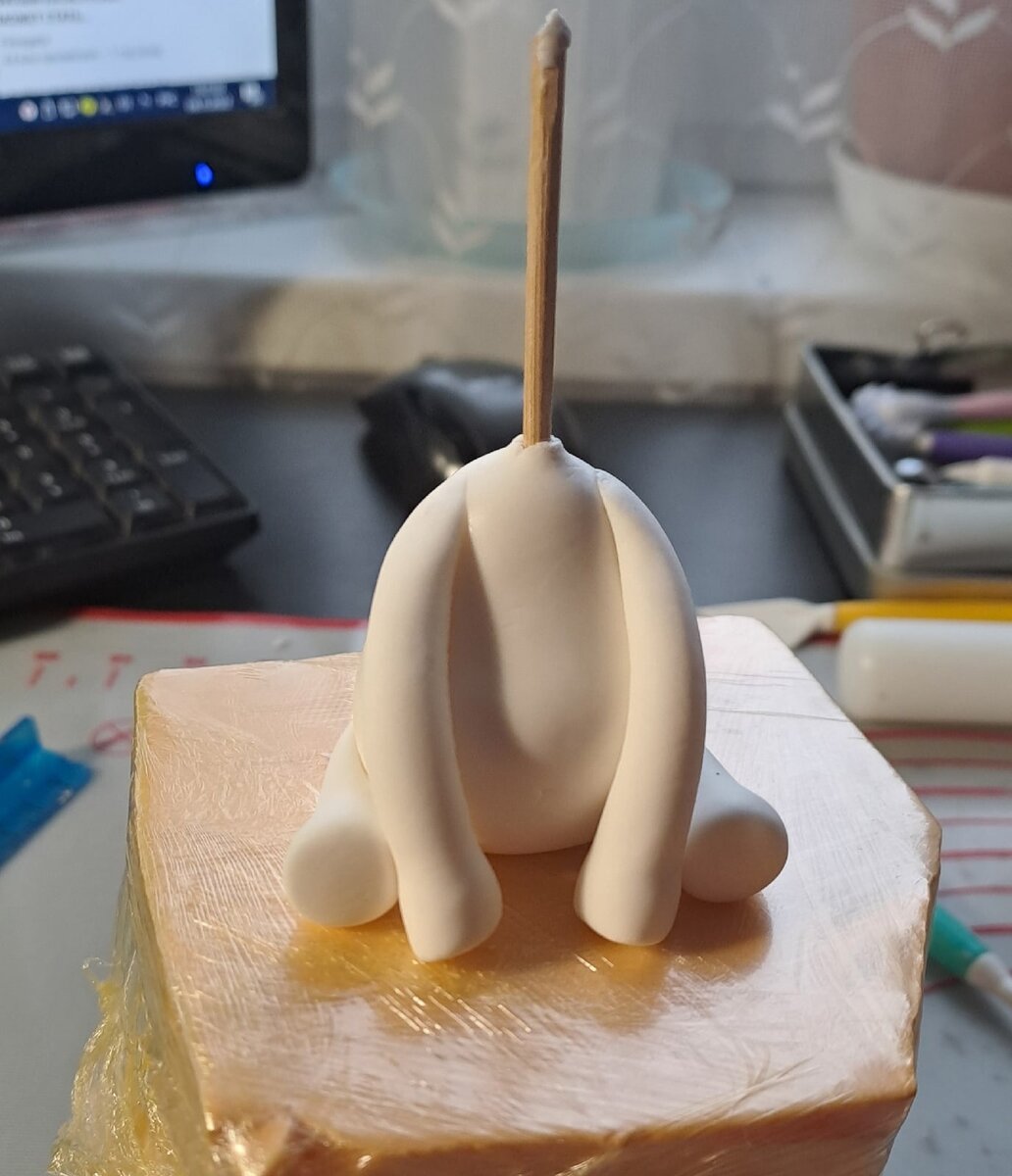 Тело подсохнет, а пока делаю голову. Фото автора.