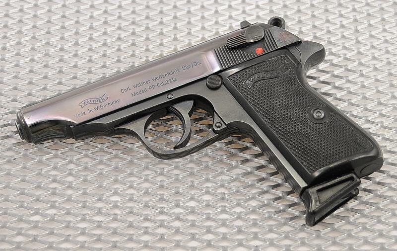 Walther PP, Walther PPK — немецкие самозарядные пистолеты, разработанные фирмой «Вальтер», одни из первых массовых пистолетов с УСМ двойного действия.