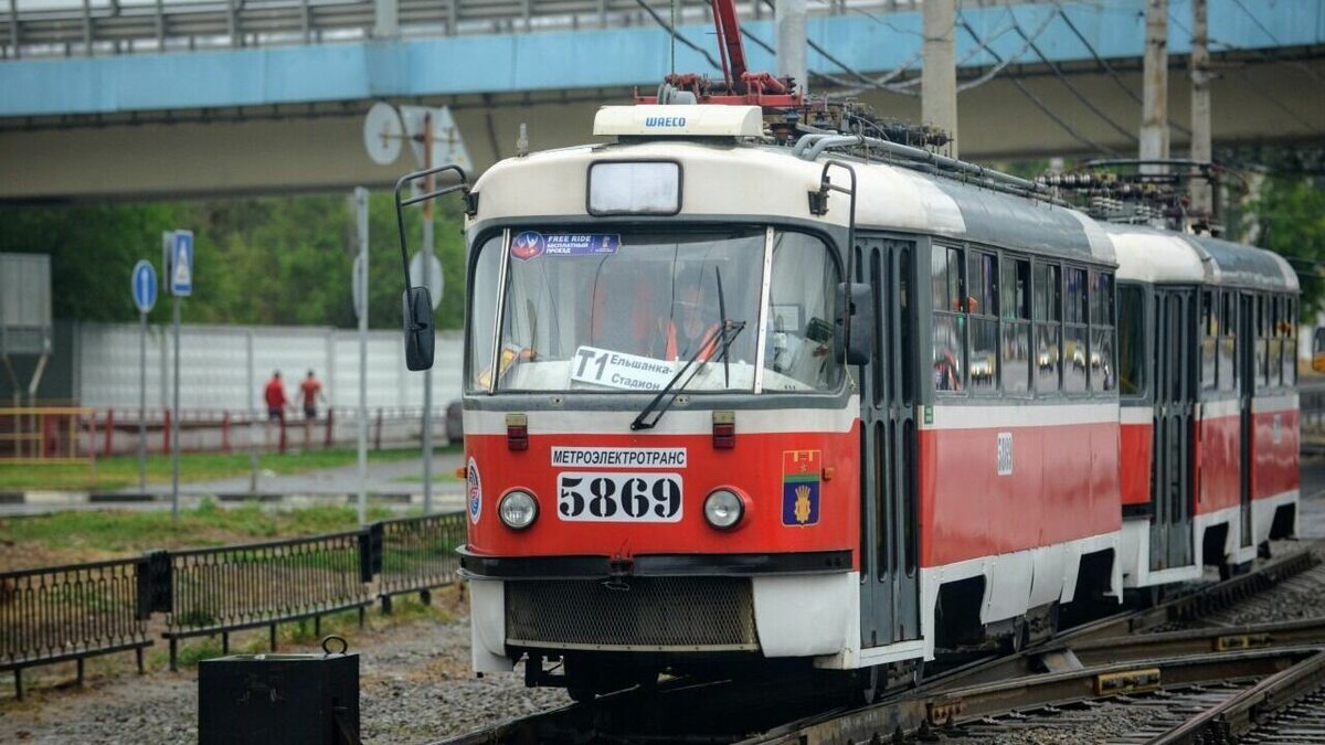     О трагедии в Дзержинском районе Волгограда сообщили в МУП «Метроэлектротранс». По информации из муниципального предприятия, водитель трамвая увидела мужчину, лежащего на рельсах, и применила экстренное торможение. Однако мгновенно остановить вагон не удалось.