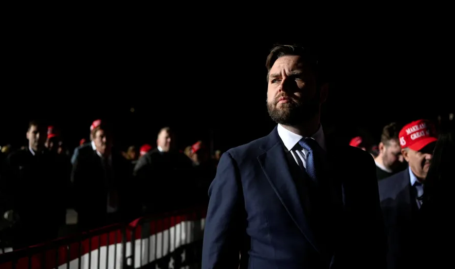 Джей Ди Вэнс в предвыборной кампании © Gaelen Morse / REUTERS