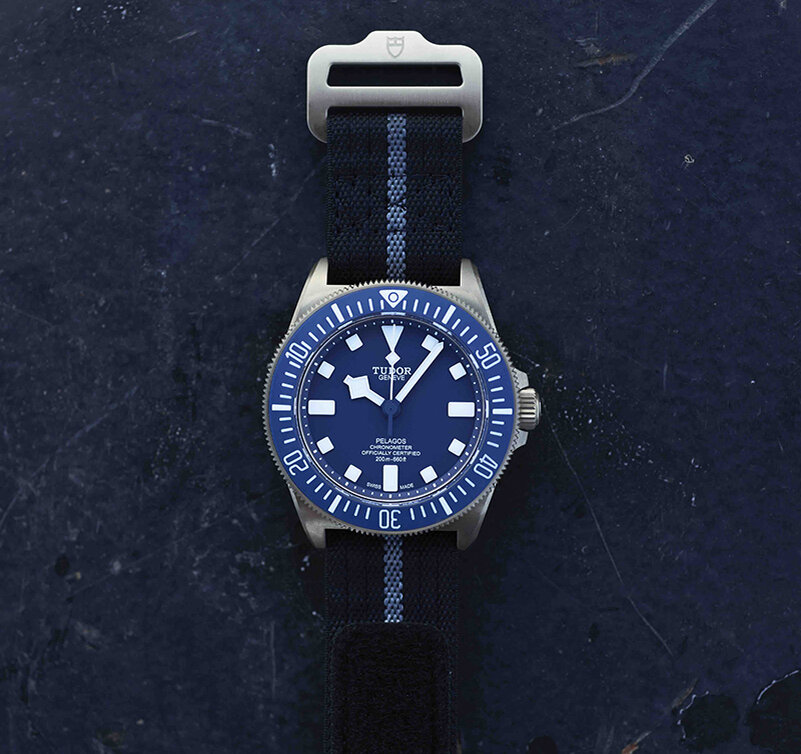 Часы Tudor Pelagos FXD в 42 мм корпусе из титана с вращающимся в двух направлениях безелем со шкалой для обратного отсчета времени