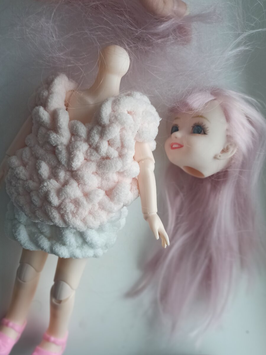 Даже голова оторвана...