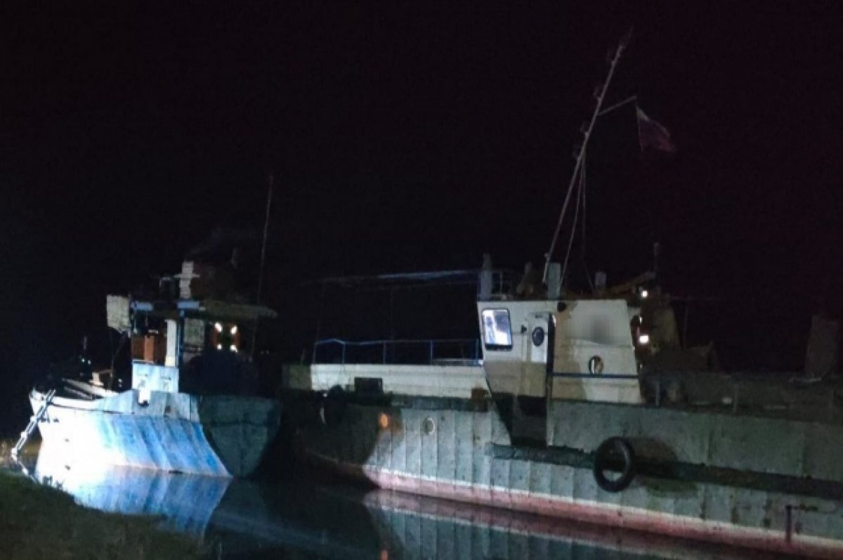    Под Астраханью нетрезвый механик на судне погиб от удара канатом по голове