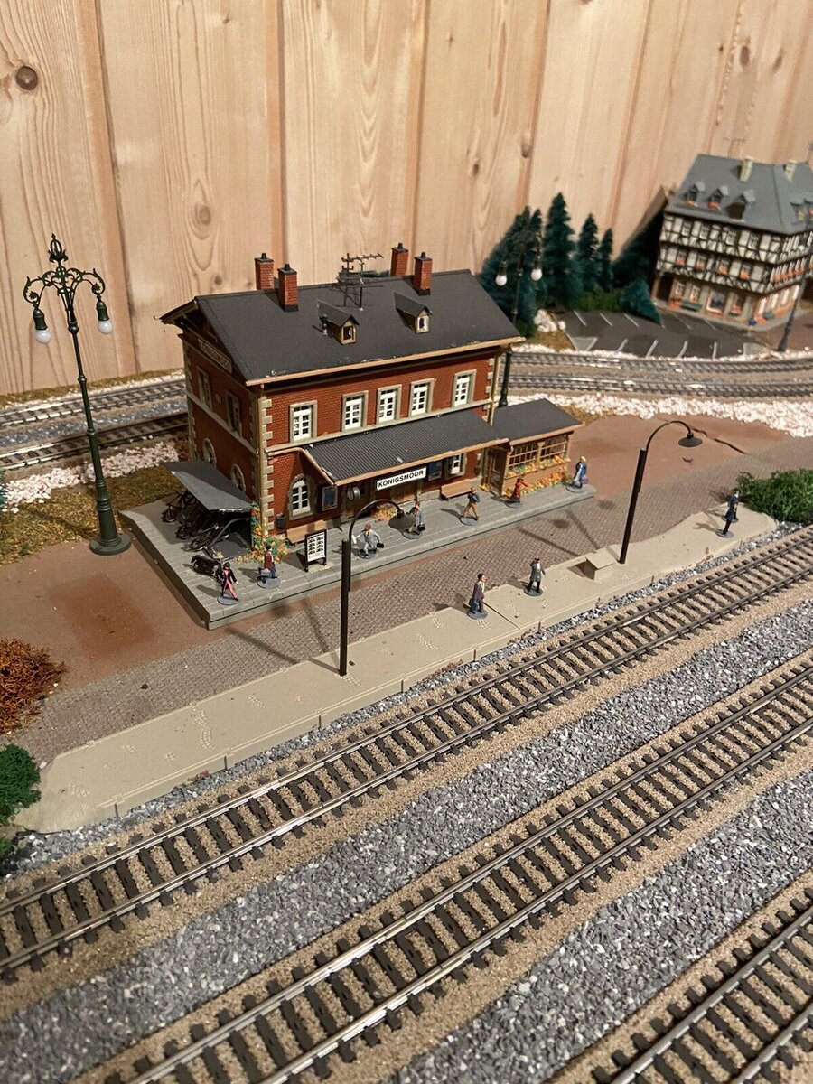 02) Вокзал левого модуля крупным планом.