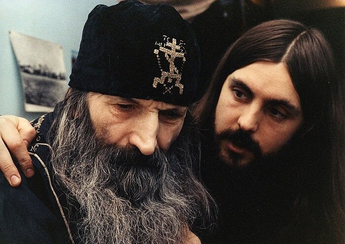 В 1983‑м году Георгий оставил Петербург и уехал к отцу Зинону (Теодору), под руководством которого писал иконы в Троице-Сергиевой Лавре, Свято-Даниловом и Псково-Печерском монастырях. 