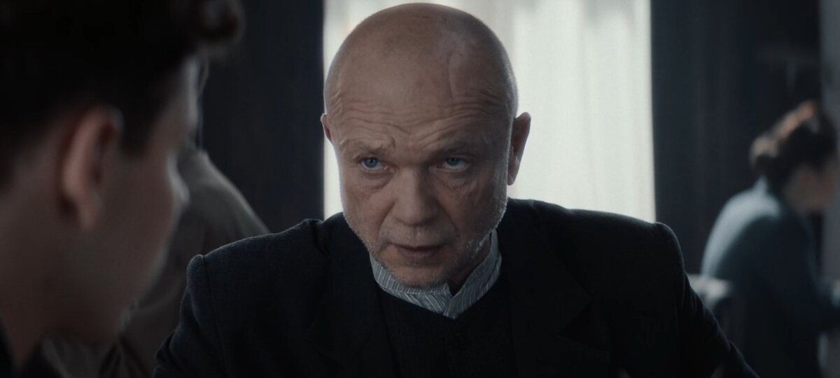 Кадр из сериала "Художник"